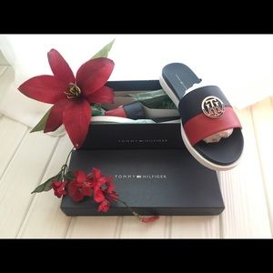 New Women Tommy Hilfiger blue & red SOULI Slides.